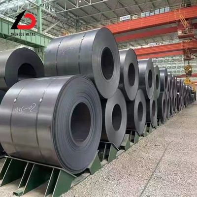 Voordeel Nivelling Chinese HRC Ss400/A36 Warmgewalste stalen spoelen Zwart/gepiekte/geoliede Stabiel Spec nauwkeurige afmeting